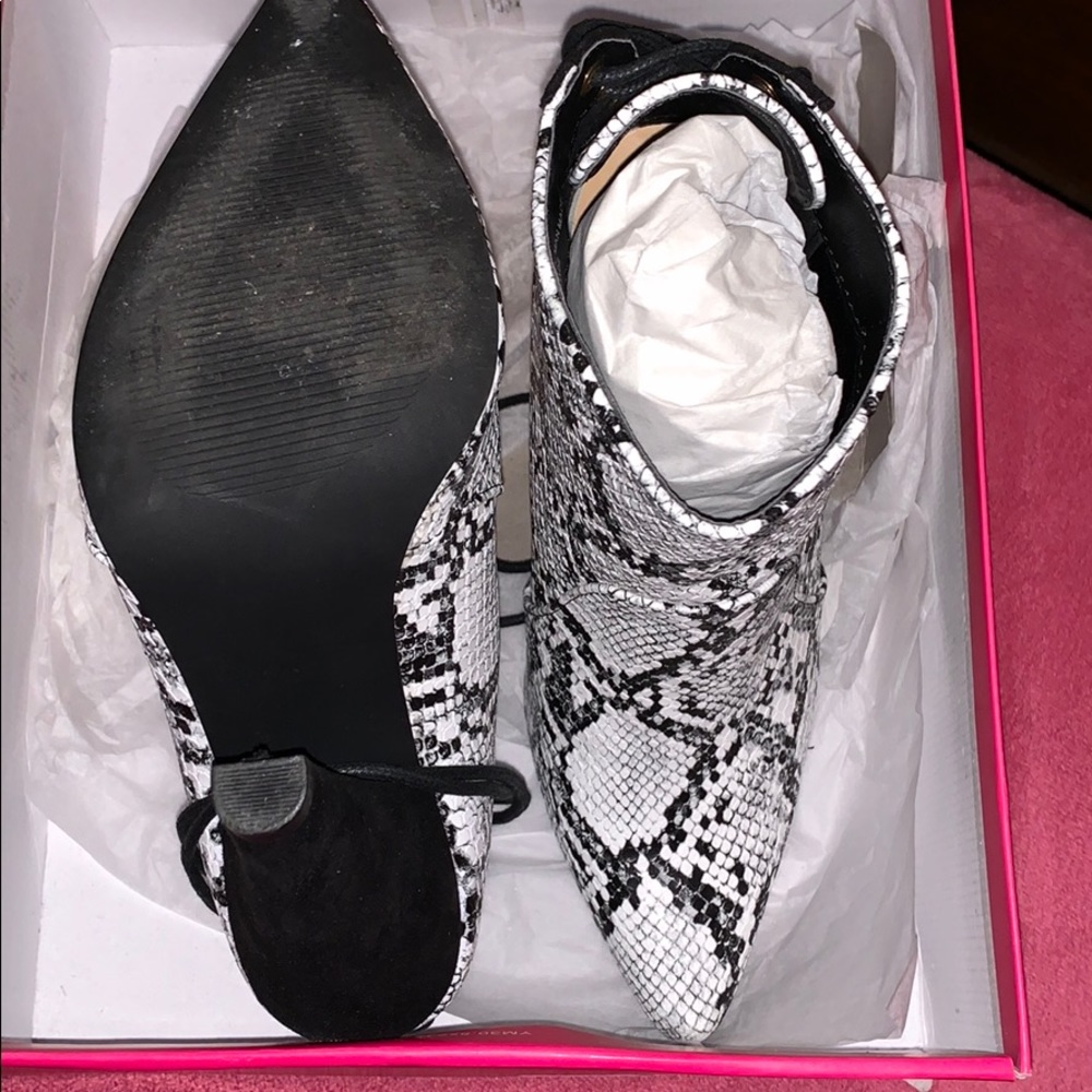 Boots - Picture 3 of 5